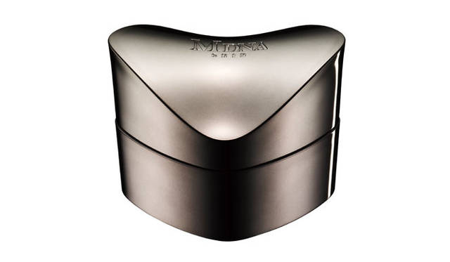 MDNA SKIN クロームクレイマスク[50ml] 1万2000円、[100ml] 2万1000円（税抜）©2014 MTG Co.,ltd.