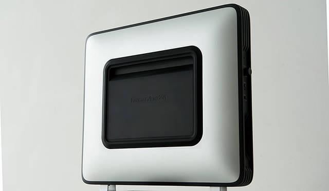 ワイヤレスサブウーファー