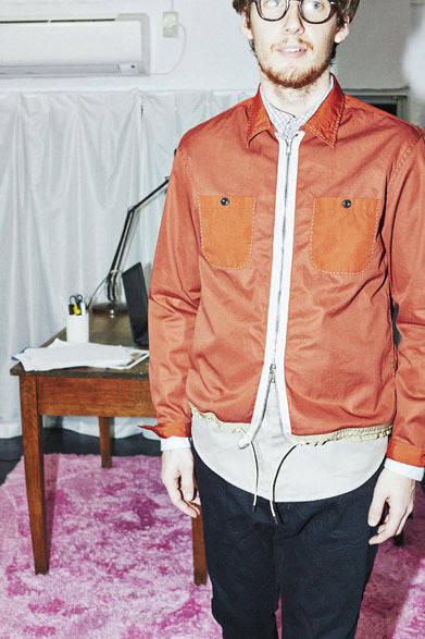 Open collar zip up shirts 2万6800円、Crazy check cut up shirts 2万5000円、5 pocket denim pants 2万4000円