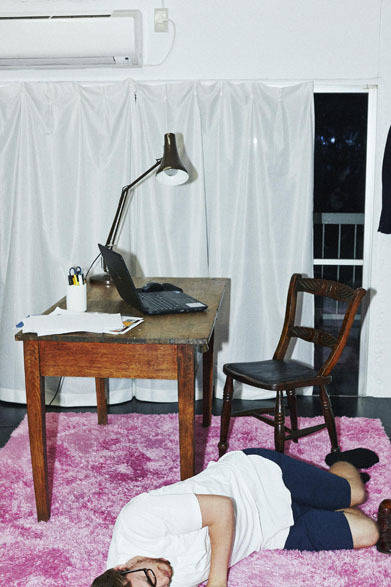 Crew neck jersey 1万4000円、Rib tank long 1万1000円、Appropriate stitch short pants 2万8000円