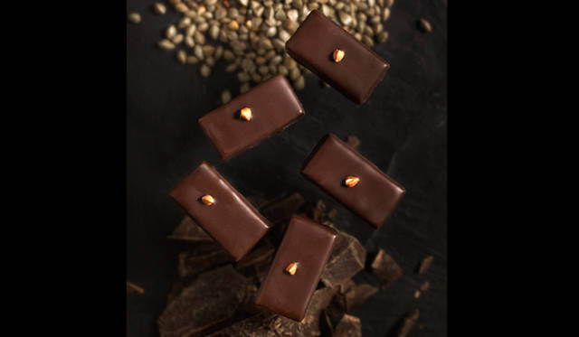 「保存料とか着色料、香料といったものは使わずに、素材の味をそのままキャラメルやショコラに反映させる。これはブランドとしてつねに心がけている姿勢です」