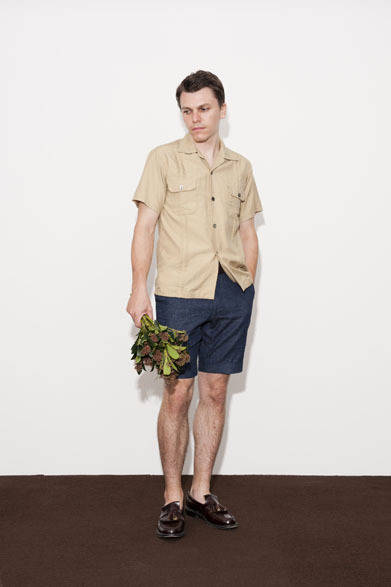 S/S Open Collar Shirts 1万6000円、Slacks Shorts/Indigo 2万円