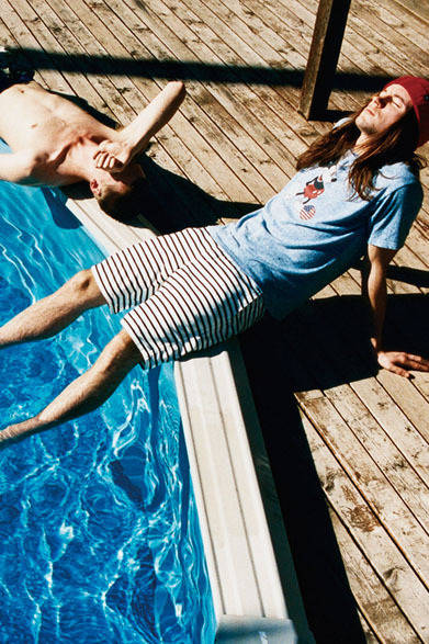 Tシャツ©Disney9000円、ショートパンツ2万4000円、ニットキャップ6000円