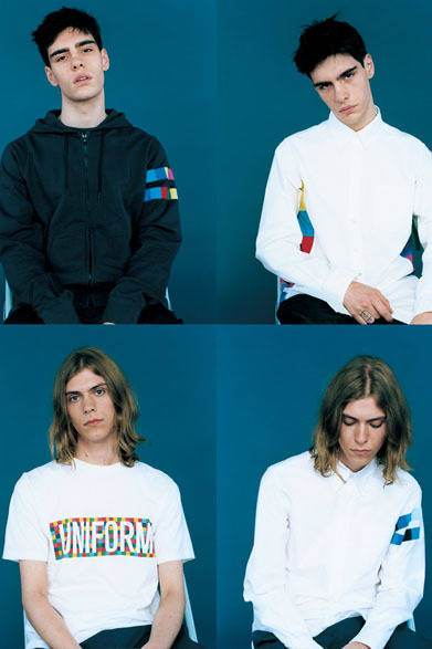 上左／パーカ2万4000円、上右／シャツ2万6000円、下左／Tシャツ8000円、下右／シャツ2万5000円（すべて税抜価格） 