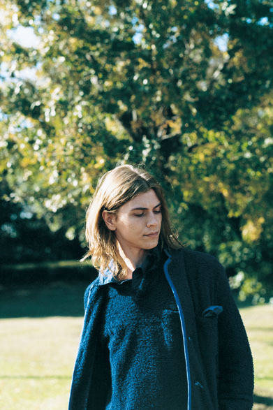 ジャケット3万6000円、シャツ1万9000円、シャツ2万5000円（すべて税抜価格）