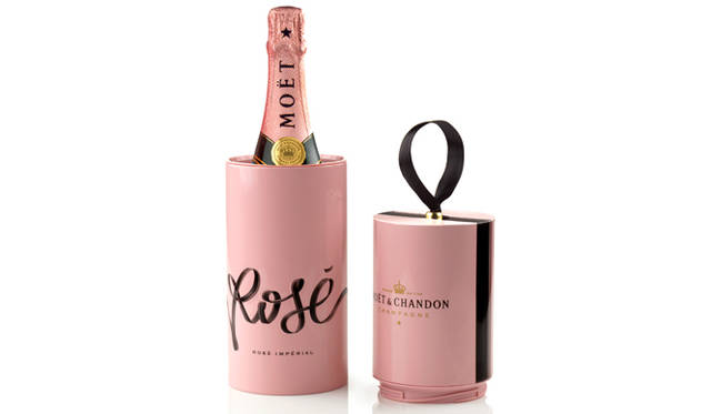 <strong>モエ ロゼ ブラックタイ チラー</strong><br />内容量｜750mL、保冷機能付き<br />希望小売価格｜7800円