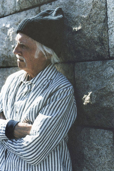 KNIT CAP 7000円、SHIRT C/D 2万2000円、SHIRT 2万2000円、PINS 8000円（以下すべて税抜価格）