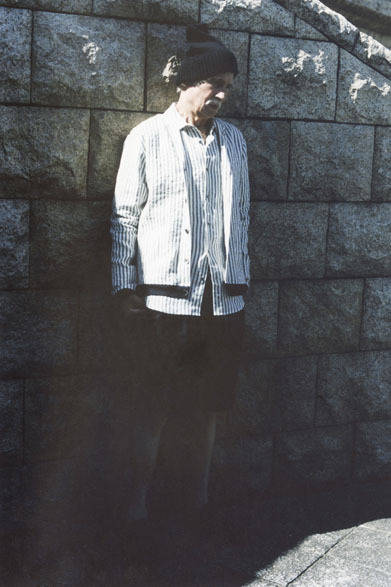 KNIT CAP 7000円、SHIRT C/D 2万2000円、SHIRT 2万2000円、PANTS 1万8000円、PINS 8000円