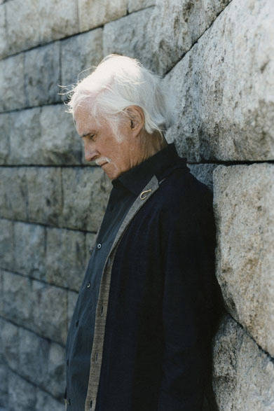 JERSSEY C/D 1万9000円、SHIRT 1万8000円、PINS 9000円