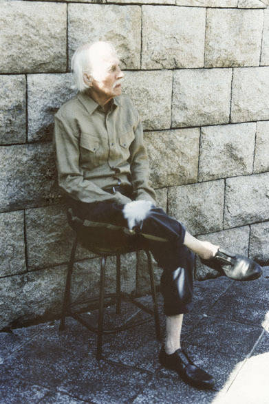 SHIRT 2万1000円、PANTS 2万3000円、BELT 2万2000円