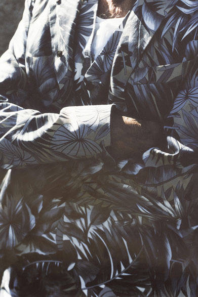 JACKET 3万8000円、VEST 2万2000円、PANTS 2万2000円