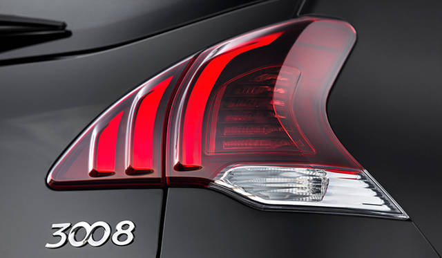 LEDを搭載したリアコンビネーションランプ