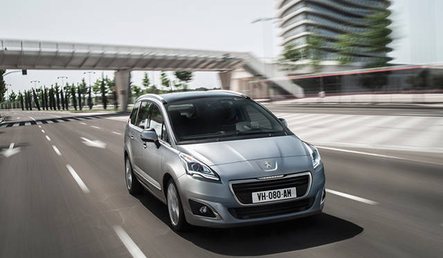 写真は本国仕様（日本仕様は右ハンドル）