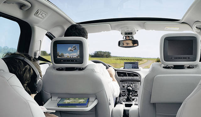 写真は本国仕様（日本仕様は右ハンドル）