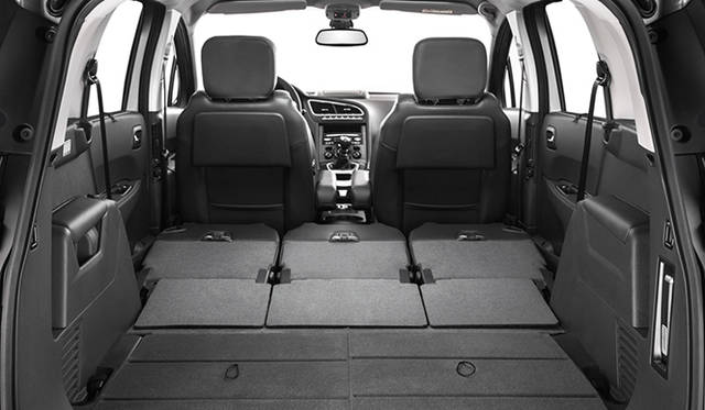 写真は本国仕様（日本仕様は右ハンドル）