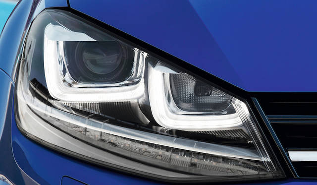 ヘッドライトはバイキセノン、LEDポジションランプ、LEDターンシグナルが採用される