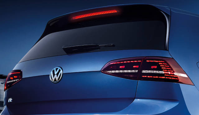 リアのLEDライトは、スモークのかかったもの