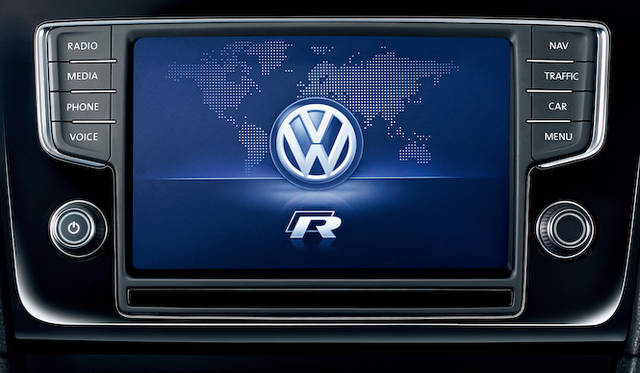 標準で装備されるインフォテイメントシステム“Discover Pro”