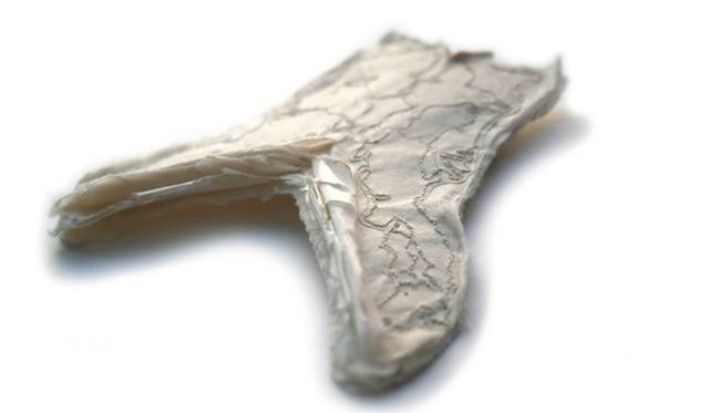 <strong>ART FAIR TOKYO 2014｜特別セクションの見どころを紹介</strong>　Gitte Nygaard／Gourtesy of O-Jewel Ganpi paper (and other Japanese paper) burned steel