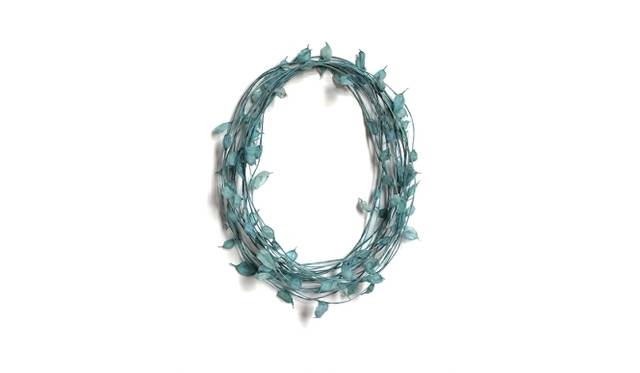 <strong>ART FAIR TOKYO 2014｜特別セクションの見どころを紹介</strong>　Susanne Klemm, Blue Paper Necklace,  Courtesy of O-Jewel