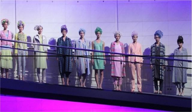 <strong>ART FAIR TOKYO 2014｜特別セクションの見どころを紹介</strong>　「matohu（まとふ）」東京コレクション2014 S/S ©matohu