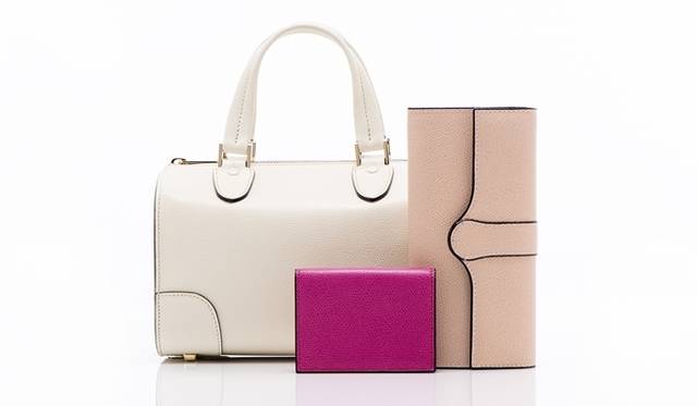 <strong>Valextra｜ハート入りイニシャル刻印サービスを実施</strong>　