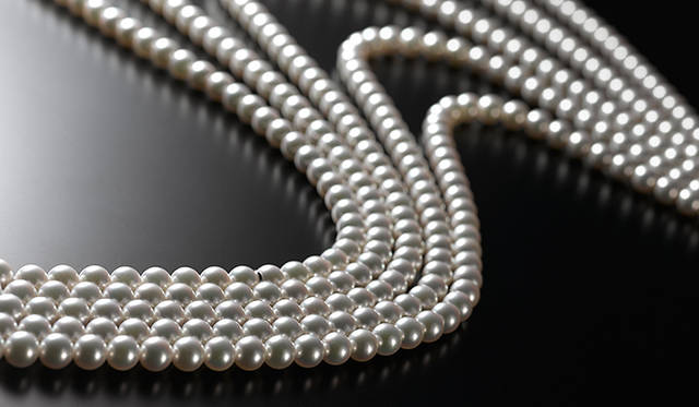 ネックレス1797万円［税別］（ミキモト／ミキモト カスタマーズ・サービスセンター）　※この商品は女性モデルが使用