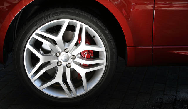 オートバイオグラフィ ダイナミックが履くのは、275/45R21