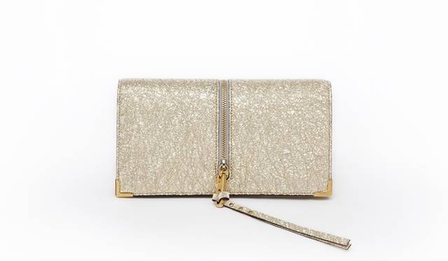 <strong>Chloé｜日本限定スプリングカプセルコレクション登場</strong>　GHOST ウォレット　[W19×H10×D2cm]　6万5100円
