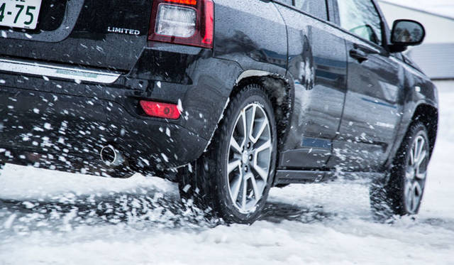 エンジンの搭載方法からも分かるように、コンパスはFFがベースのフルタイム4WD