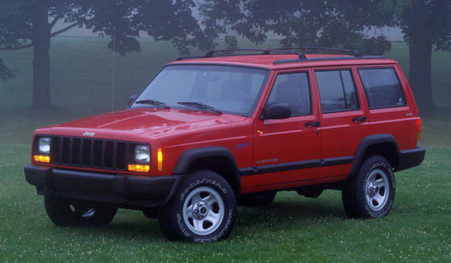 2代目チェロキー（開発コードネーム：XJ）は1984年から販売を開始し、日本市場で90年代に巻き起こったSUVブームの火付け役となった一台