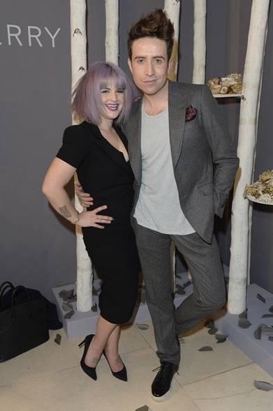 <strong>MULBERRY｜「CARA DELEVINGNE COLLECTION」のローンチディナー</strong>　（左より）ケリー・オズボーン、ニック・グリムショー