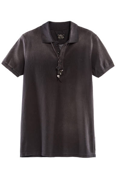 ポロシャツ1万5800円（税別）