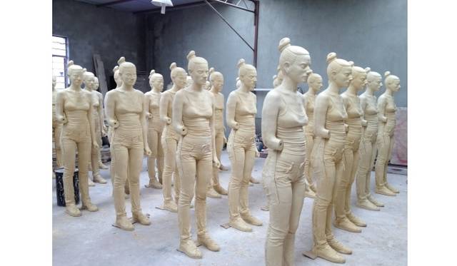 <strong>ART FAIR TOKYO 2014｜アートフェアの核となるセクションとパートナーブースの魅力を公開！</strong>　サイモン・フジワラ「Rebekkah （An Education）」2013年　©Simon Fujiwara Courtesy of TARO NASU