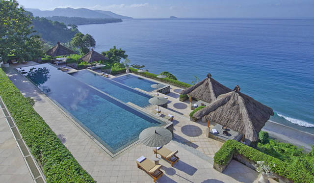 <strong>Amanresorts｜アマンリゾーツ</strong>　「アマンキラ（Amankila）」　Three-tier Pool　© Amanresorts