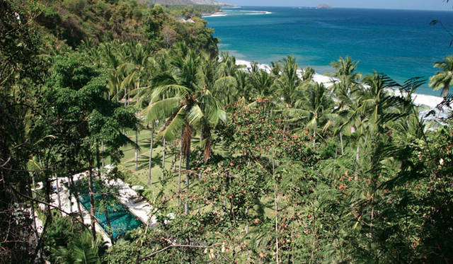 <strong>Amanresorts｜アマンリゾーツ</strong>　「アマンキラ（Amankila）」　Aerial View　© Amanresorts