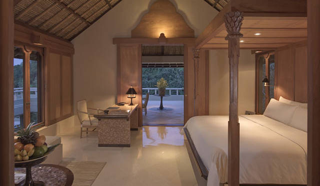 <strong>Amanresorts｜アマンリゾーツ</strong>　「アマンキラ（Amankila）」　Garden Suite Bedroom　© Amanresorts
