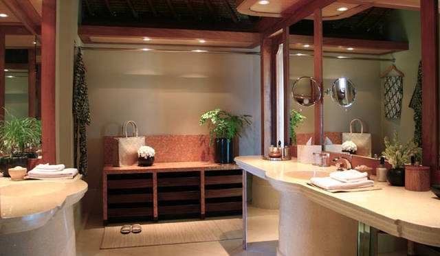 <strong>Amanresorts｜アマンリゾーツ</strong>　「アマンキラ（Amankila）」　Suite Bathroom　© Amanresorts