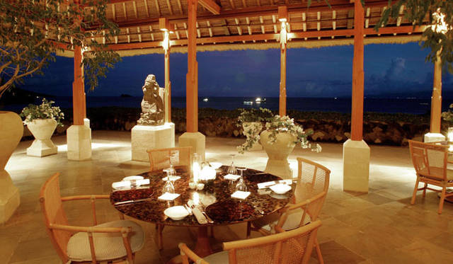 <strong>Amanresorts｜アマンリゾーツ</strong>　「アマンキラ（Amankila）」　Restaurant　© Amanresorts