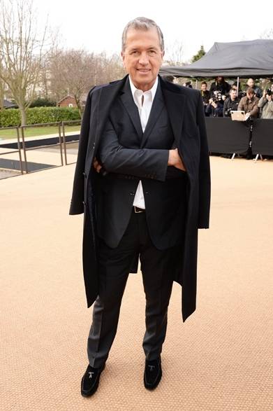 <strong>2014年秋冬コレクション会場スナップ</strong>　Mario Testino｜マリオ・テスティーノ　（バーバリー プローサムの会場にて・ロンドン）