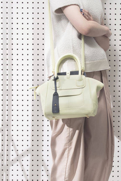 <strong>ithelicy｜イザリシー</strong>　2014年春夏コレクション　「Ita mini-SH」3万6000円