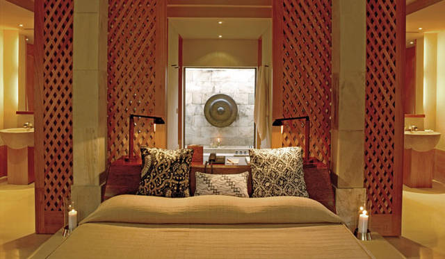 <strong>Amanresorts｜アマンリゾーツ</strong>　「アマンジウォ（Amanjiwo）」　Suite Bedroom　© Amanresorts