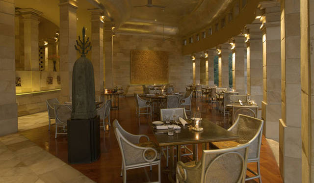 <strong>Amanresorts｜アマンリゾーツ</strong>　「アマンジウォ（Amanjiwo）」　Dining Room　© Amanresorts