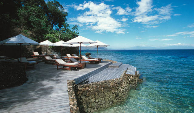 <strong>Amanresorts｜アマンリゾーツ</strong>　「アマンワナ（Amanwana）」　Boardwalk　© Amanresorts