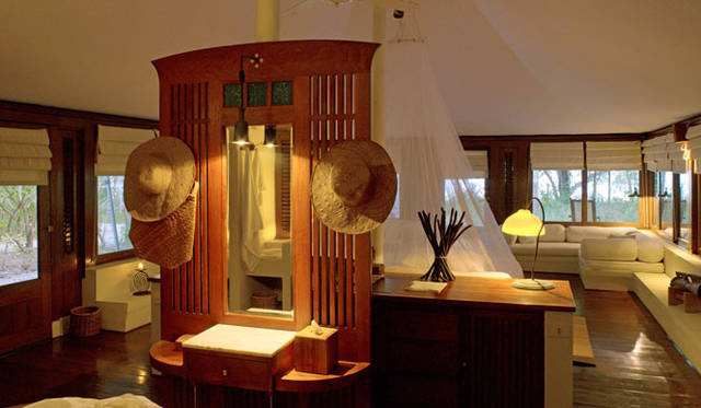 <strong>Amanresorts｜アマンリゾーツ</strong>　「アマンワナ（Amanwana）」　Tent Dressing Area　© Amanresorts