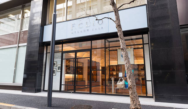 <strong>F.CLIO｜エフ・クリオ</strong>　丸の内の国際ビル1階。となりは「ゼロハリバートン」