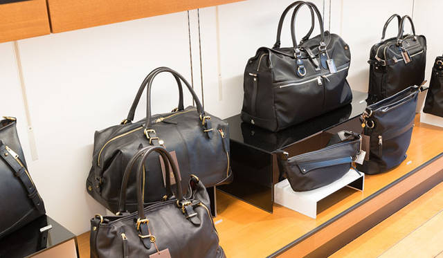 <strong>F.CLIO｜エフ・クリオ</strong>　「VENERE-VOCE（ヴェーネレ・ヴォーチェ）」など、収納量たっぷりのボストンタイプも充実