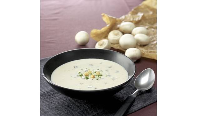 <strong>EAT｜『アンディ・ウォーホル・カフェ』が六本木ヒルズ展望台にオープン</strong>　クリームマッシュルーム