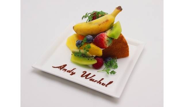 <strong>EAT｜『アンディ・ウォーホル・カフェ』が六本木ヒルズ展望台にオープン</strong>　バナナケーキ