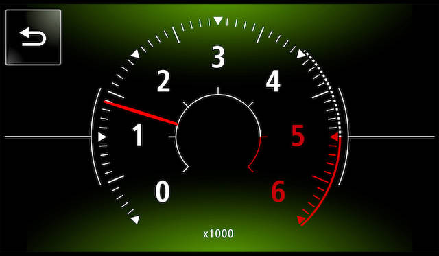 インフォテイメントシステム「R&GO」は車載コンピューターと連動するため、スマートフォン上にタコメーターを表示することもできる